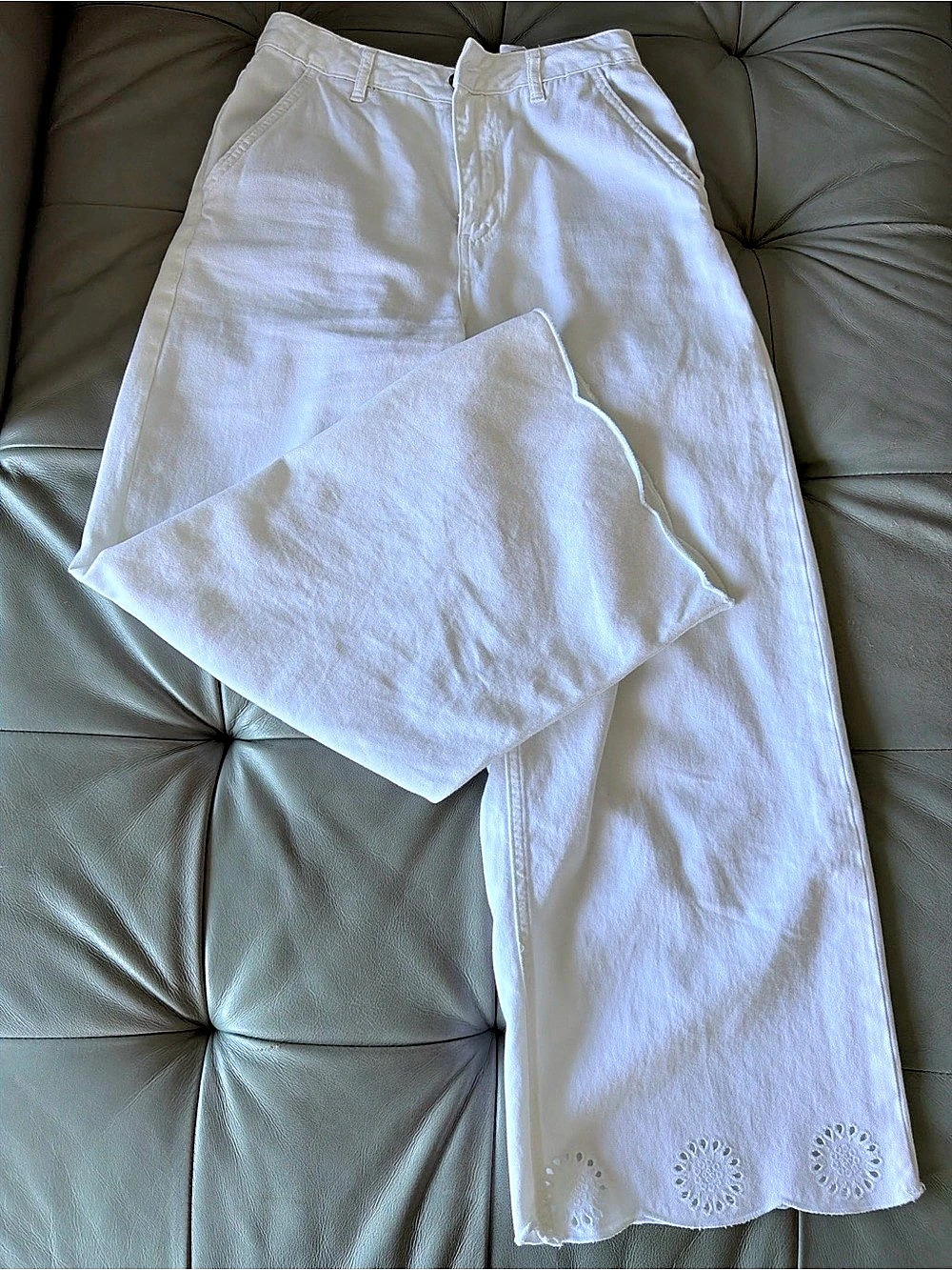 Wide Leg Eyelet Hem Pants in White Size 34